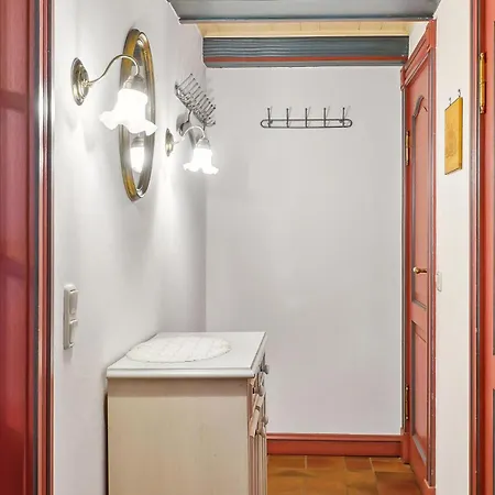 2 Bedroom Lovely In *