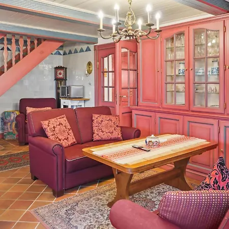 2 Bedroom Lovely In Appartement