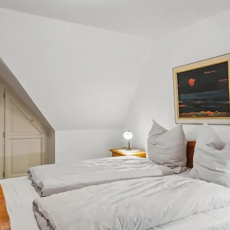 2 Bedroom Lovely In *